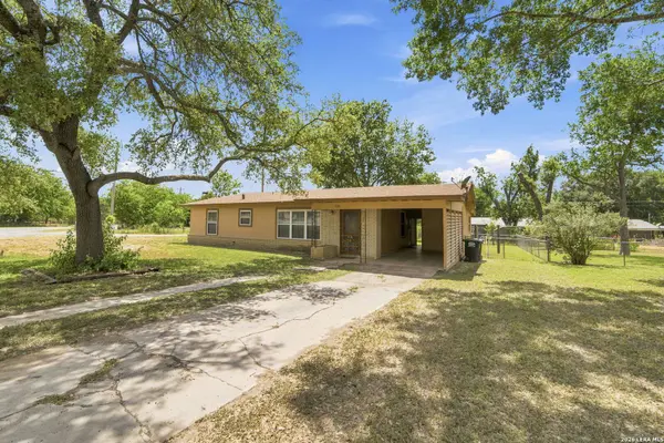 225 LOWER LACOSTE RD, Castroville, TX 78009