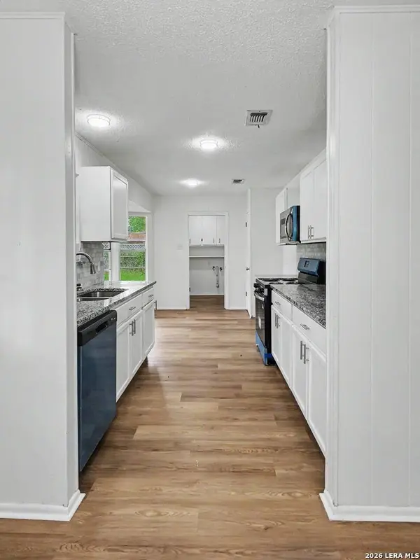 1217 E COMAL ST, Pearsall, TX 78061