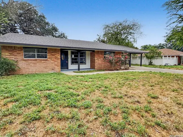 1217 E COMAL ST, Pearsall, TX 78061