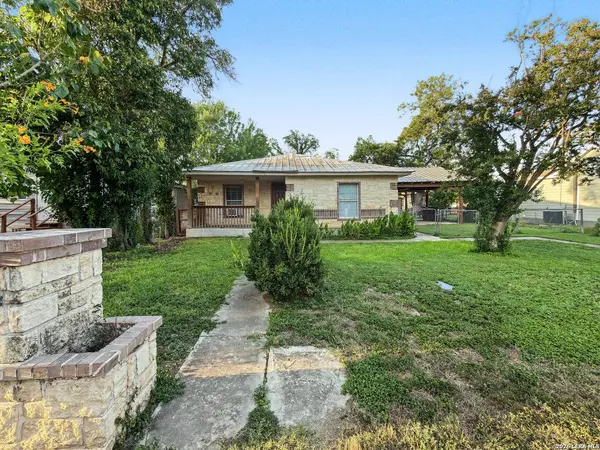 1306 1 /2 16TH ST, Hondo, TX 78861