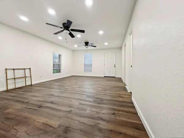 1306 1 /2 16TH ST, Hondo, TX 78861