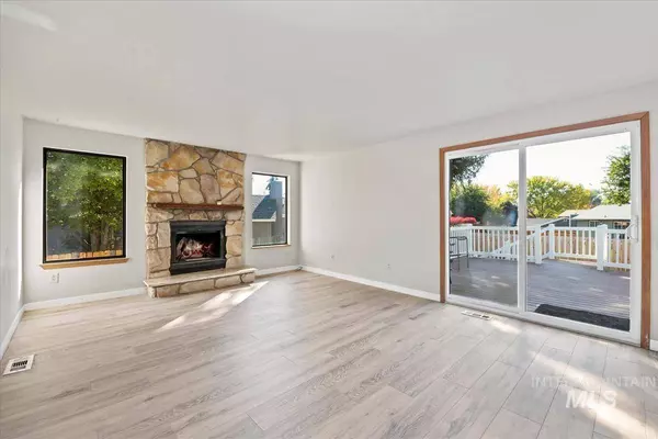 1905 Taurus Dr, Nampa, ID 83651-1656