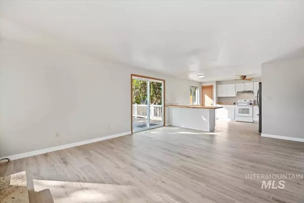 1905 Taurus Dr, Nampa, ID 83651-1656