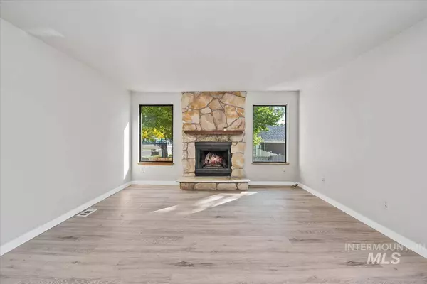 1905 Taurus Dr, Nampa, ID 83651-1656