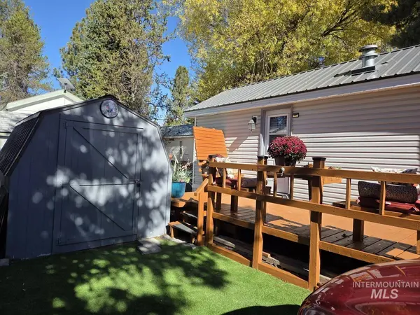 22 B Street, Cascade, ID 83611