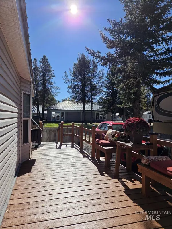 22 B Street, Cascade, ID 83611