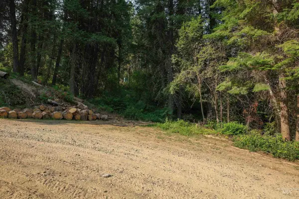 515 Collier View, Cascade, ID 83611