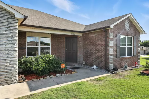 1529 S 29th CT, Broken Arrow, OK 74014