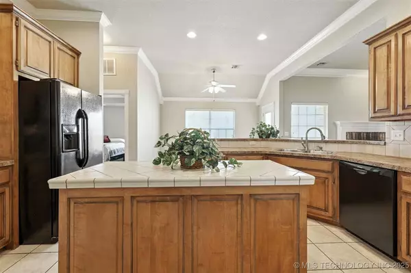 14310 S 264th East Avenue, Coweta, OK 74429