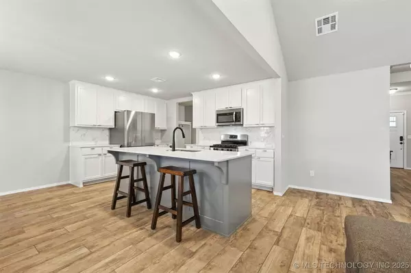 15903 E 74th ST, Owasso, OK 74055