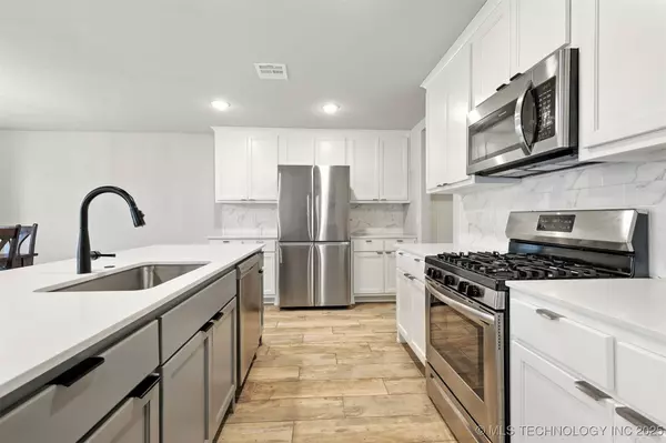 15903 E 74th ST, Owasso, OK 74055