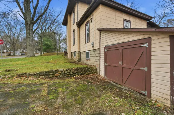 345 N Mulberry Street, Marshall, MI 49068