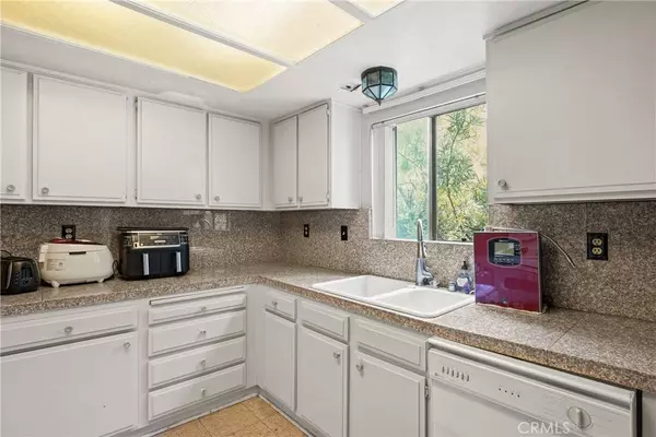 2741 Hermosa Ave #B, Montrose, CA 91020