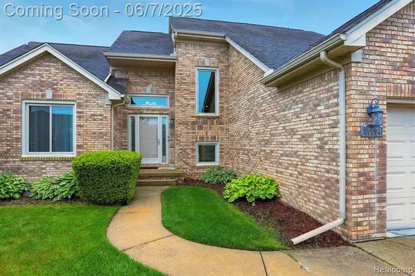 36694 Maple Leaf Drive, New Baltimore, MI 48047