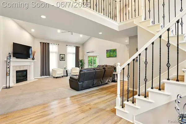 36694 Maple Leaf Drive, New Baltimore, MI 48047 5582