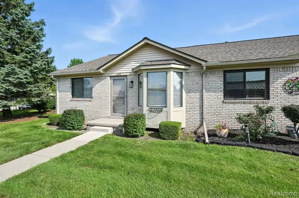 11477 Juliette 49, Washington Twp, MI 48094