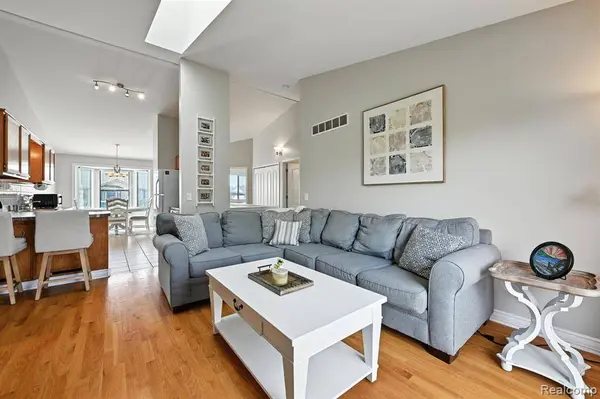 11477 Juliette 49, Washington Twp, MI 48094