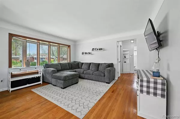 29213 Grant Street, St. Clair Shores, MI 48081