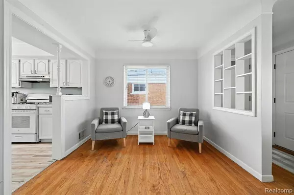 29213 Grant Street, Saint Clair Shores, MI 48081 3214