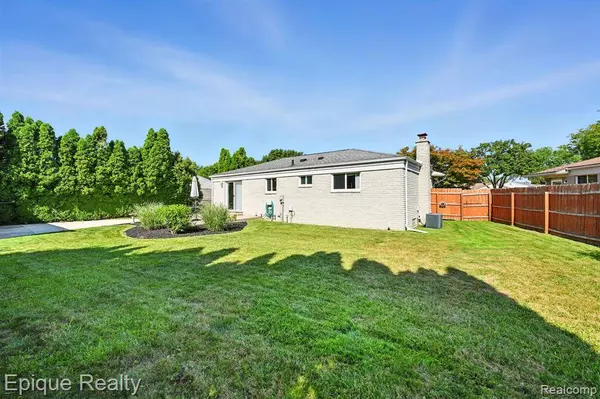 41558 Harvard Drive, Sterling Heights, MI 48313