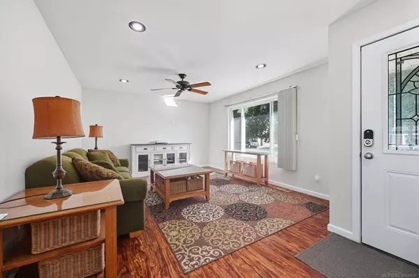 43263 Hartwick Drive, Sterling Heights, MI 48313