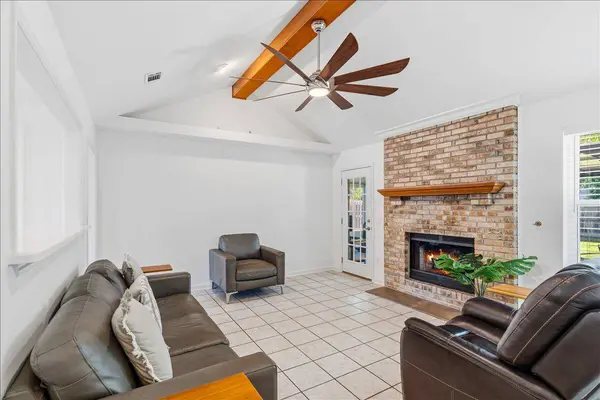 2232 Lemure DR, Navarre, FL 32566