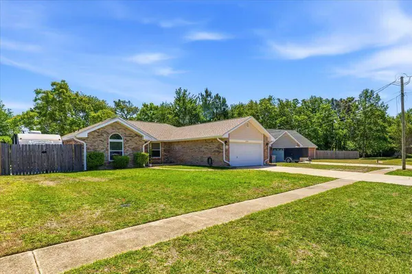 2232 Lemure DR, Navarre, FL 32566