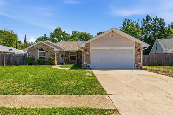 2232 Lemure DR, Navarre, FL 32566