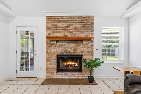 2232 Lemure DR, Navarre, FL 32566