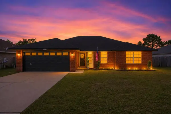 9562 Parker Place DR, Navarre, FL 32566