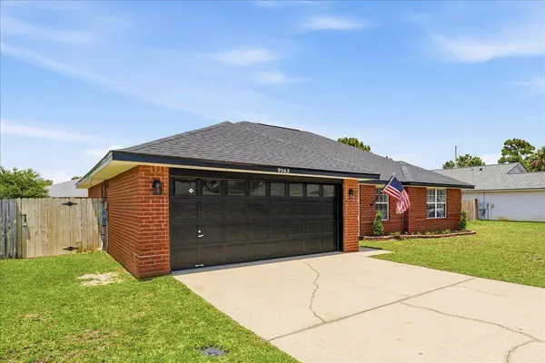 9562 Parker Place DR, Navarre, FL 32566