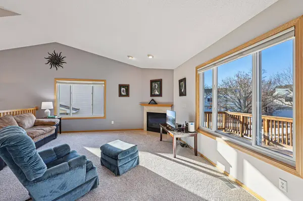 6112 Creek Line DR, Minnetonka, MN 55345
