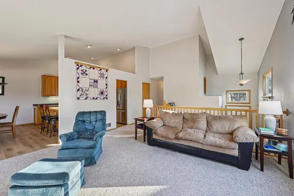 6112 Creek Line DR, Minnetonka, MN 55345