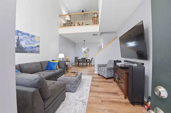 1574 Liberty CIR, Shakopee, MN 55379