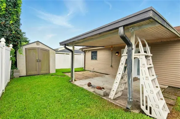 2721 S BIRCHFIELD DR, Harvey, LA 70058