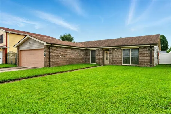 2721 S BIRCHFIELD DR, Harvey, LA 70058