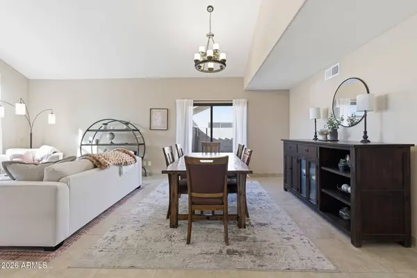 5428 W WAGONER Road, Glendale, AZ 85308