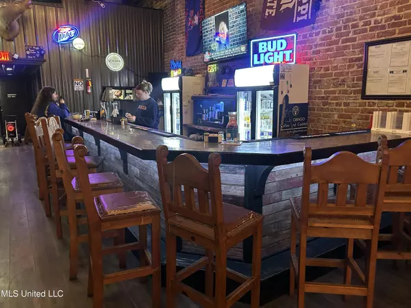 305 S Main Street, Yazoo City, MS 39194