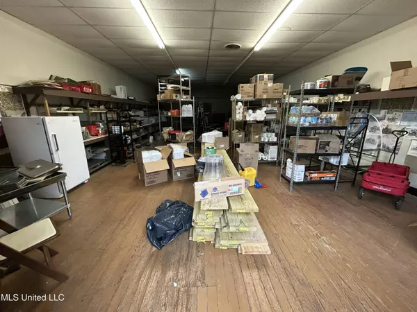 304 S Main Street, Yazoo City, MS 39194