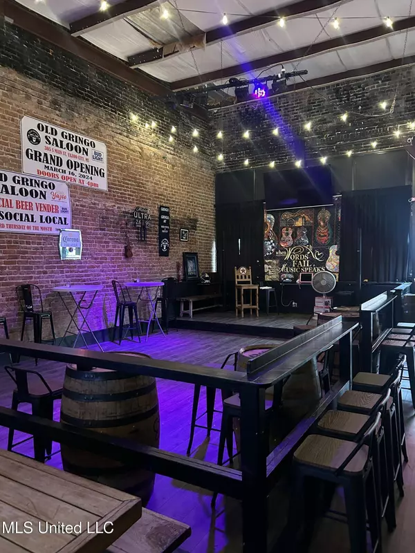 305 S Main Street, Yazoo City, MS 39194