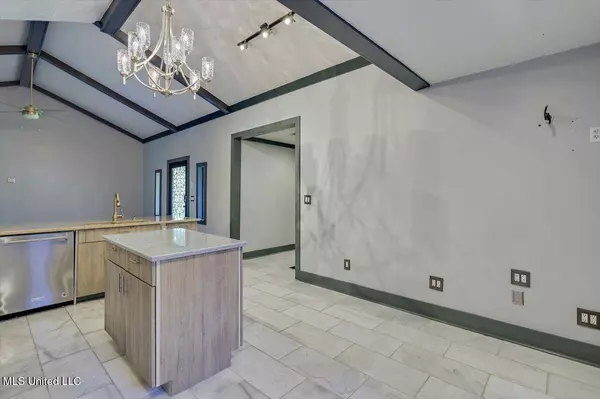 3526 Downing Street, Jackson, MS 39216