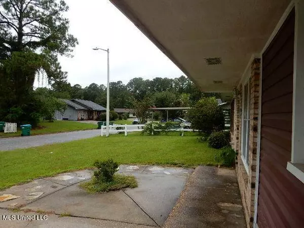 2607 W Stevens Circle, Gulfport, MS 39503