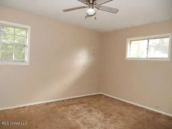 908 Linda Drive, Hattiesburg, MS 39401