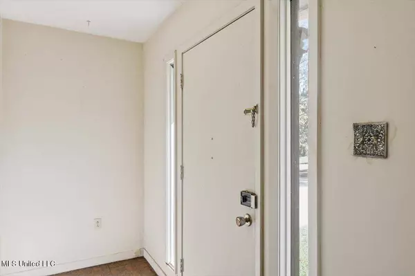 2372 Upper Drive, Pearl, MS 39208