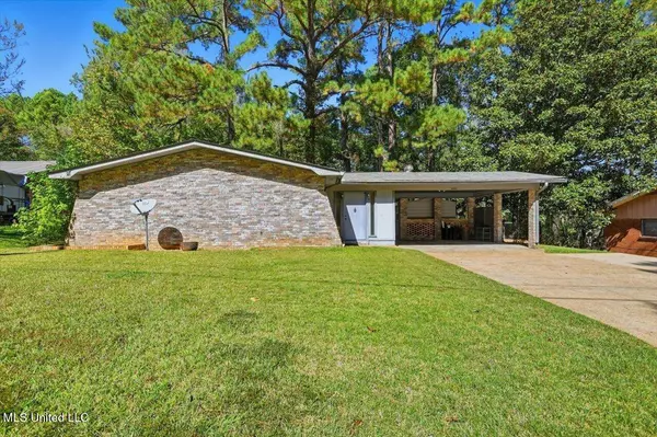 2372 Upper Drive, Pearl, MS 39208