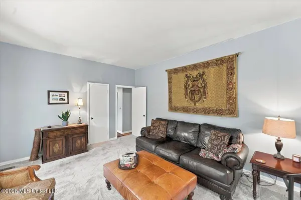 304 Maywood Circle, Jackson, MS 39211