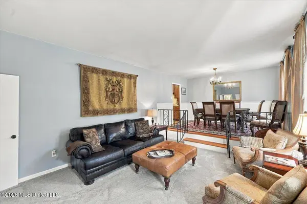304 Maywood Circle, Jackson, MS 39211
