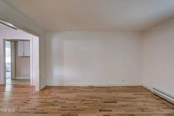 2012 Woodbine ST, Kingsport, TN 37660