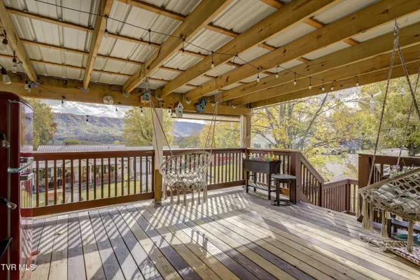 2012 Woodbine ST, Kingsport, TN 37660