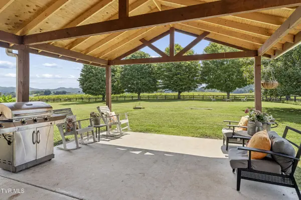 828 Hickory Cove RD, Rogersville, TN 37857